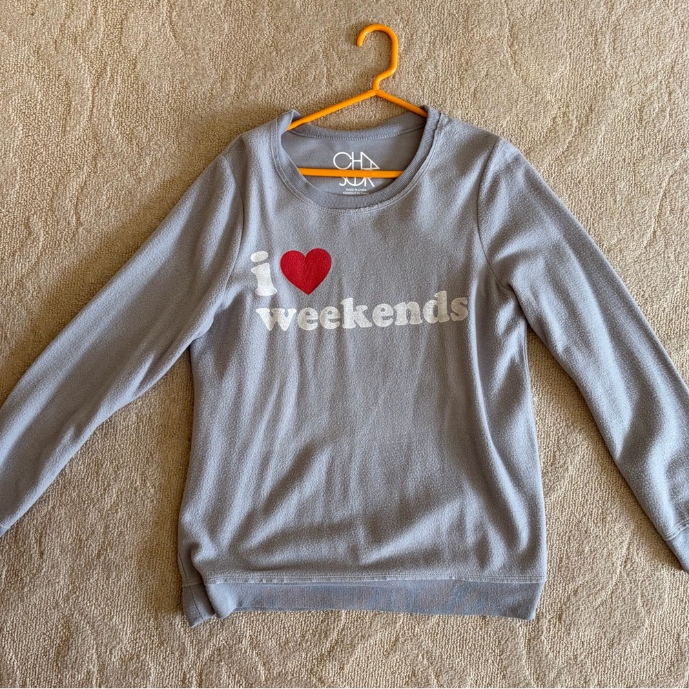 Chaser Gray 'I Heart Weekends' Sweatshirt